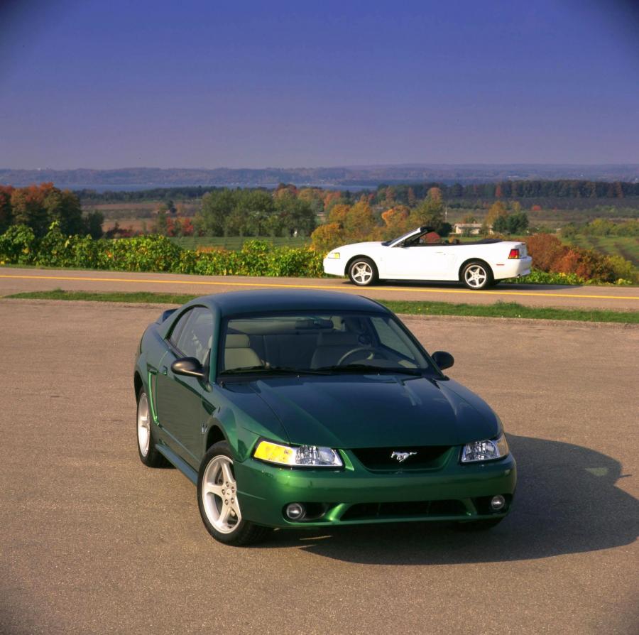 Ford Mustang SVT Cobra 1999 года  (фото 5 из 32)